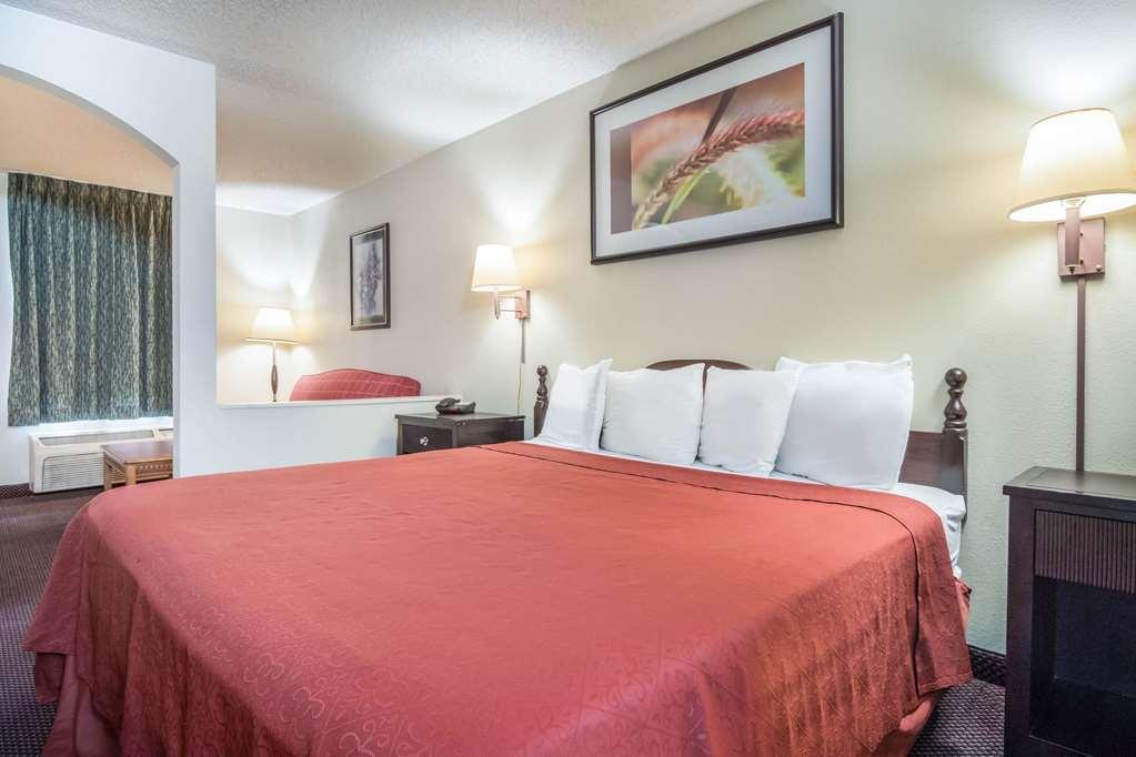 Econo Lodge Inn & Suites Sweetwater I-20 Номер фото