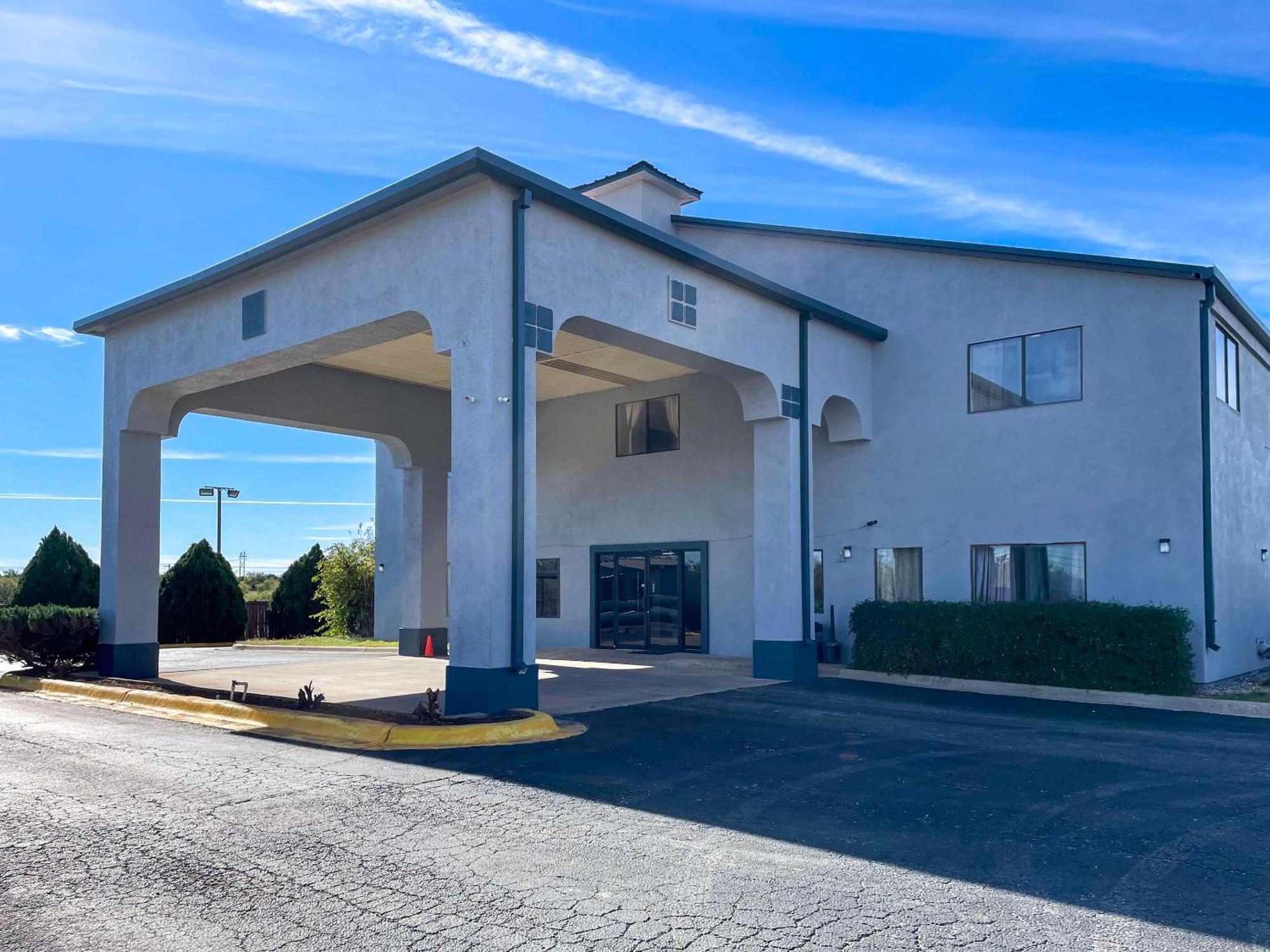 Econo Lodge Inn & Suites Sweetwater I-20 Экстерьер фото
